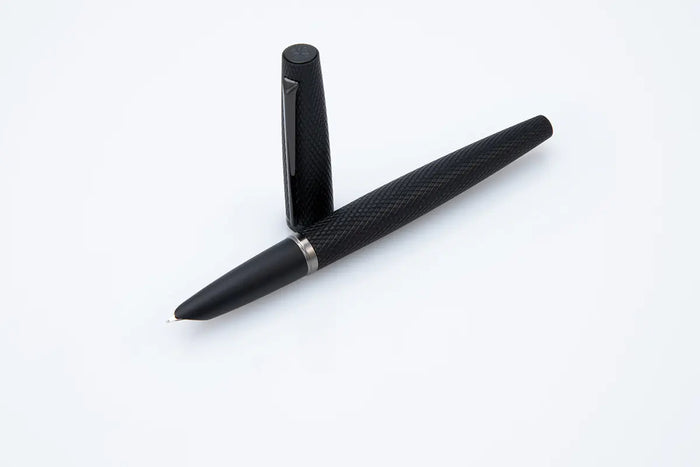 Diplomat Viper Fountain Pen Black Guilloche - Fine/Medium