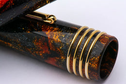 Delta DV Original Mid-Size Fountain Pen - Glow Up ORO