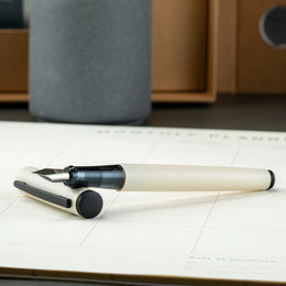 Pilot Explorer Fountain Pen - Matte Ivory
