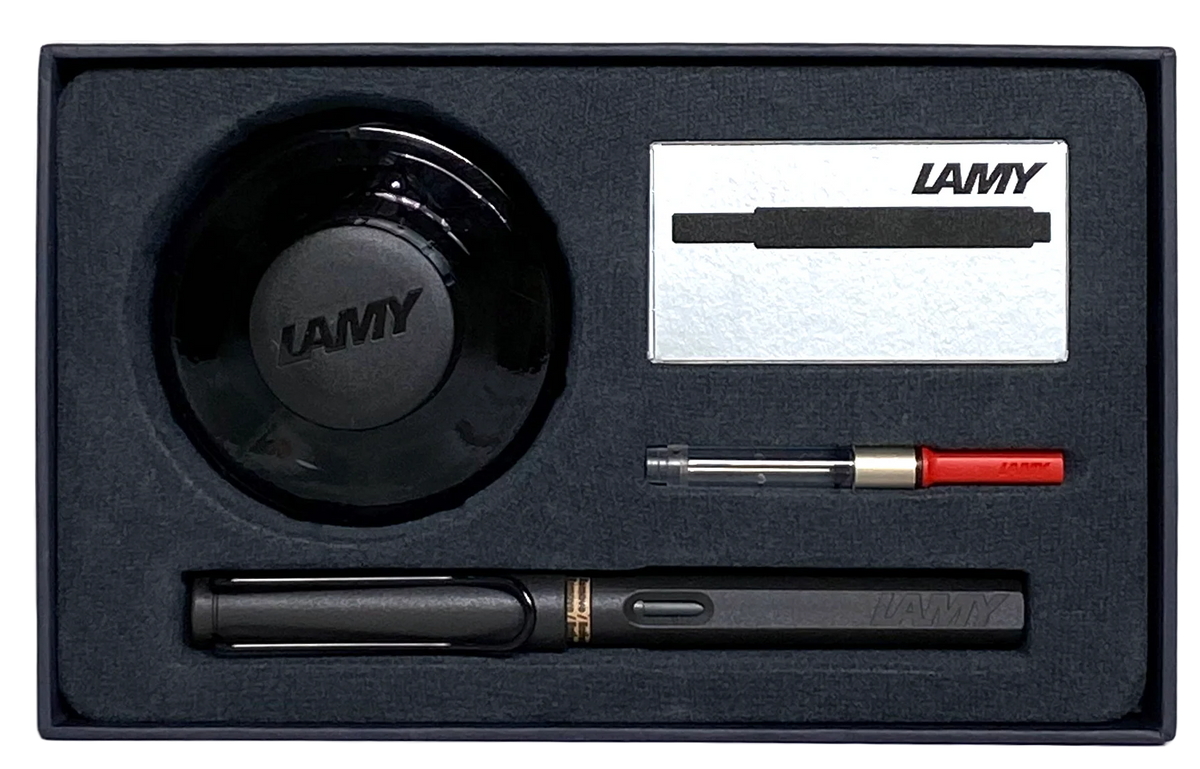 Lamy Safari Fountain Pen Gift Set- Black - Medium