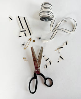 Studio Carta Tailor's Pinking Shears + cotton dust bag
